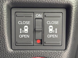 【両側パワースライドドア】スマートキーや運転席のスイッチで後席両側スライドドアの開閉が可能♪電動だから力を入れてドアを開ける必要が無く、小さなお子様でも簡単に開け閉めでき快適です♪