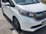 自社整備工場で点検整備をおこなってからお渡ししています。車検が残っている場合は『12ヶ月点検整備』を、車検整備付きの場合は『車検整備』をおこないます。整備費用は車両本体価格に含まれています。