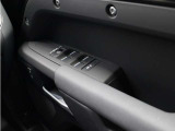 元デモカーのため、スイッチ類の状態も良好。使用感も少なく、気持ちよくお乗りいただけるコンディションです。