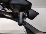☆BMWのルームミラーには自動防眩機能が備わっております。後続車のヘッドライトの明るさで幻惑されるのを防止☆