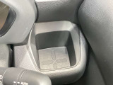 運転席から手の届きやすいドリンクホルダー★
