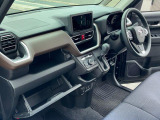 お手入れはラクに、輝きはキレイなままに。愛車の美しい輝きを守る「ボディコーティング」を各種ご用意しております。