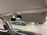 車検整備付の車両は、当社サービス工場で車検実施後にお客様へ納車を致します。国家資格を持つサービススタッフが、しっかり車検・整備致しますので、ご安心してお使い頂けます。