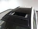 大人気のパノラマルーフ付きです!明るい車内でより快適なドライブになりますね?