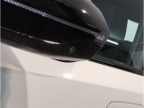 コーナーセンサーが搭載しておりますので、車庫入れの際など、障害物の接近を音で知らせます。
