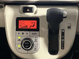 自然に手が届き操作性の良いシフトレバー!