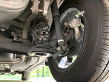 お車を安心してお乗りいただく為には、足回りの定期点検が欠かせません。サービスサポート(有償保証)では無料点検もご提供しており、安心のカーライフをお過ごしいただけるサポート体制が整っています。