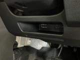 【収納部】パッと手に取りたい小物の置き場に便利。その他、沢山の収納部がございます。