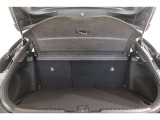 ■トノカバー■ ラゲージルーム内の荷物をカバーし、車外から見えなくする事により盗難防止にもなります。さらに車内をスッキリ見せる事が出来ます。