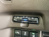 【ETC車載器】カードを挿すだけでゲートをスルー。利用には車両情報を登録する「セットアップ」が別途必要です。