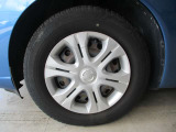 純正14インチフルホイールカバー。タイヤサイズは185/70R14です。【FR0920-3、FL4520-4、RR0920-4、RL0920-4】