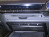 CD、DVD、ブルーレイの再生ができます。