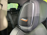 【BOSEサウンドシステム】メーカーオプションの高品位サウンドシステムを搭載。専用のチューニングが施された大小様々なスピーカーから良質なサウンドが奏でられ、臨場感あふれる音響空間を演出します。