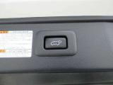 ボタンを押すだけでリアゲートが自動で開閉します!荷物を持っている時や、高い位置にあるバックドアを閉める際に便利な機能です♪