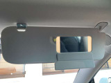 運転席サンバイザー!鏡が付いているのでメイク直しなどに便利★
