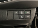 【パーキングセンサー】駐車や出庫時にクルマの前後の障害を検知し、音とディスプレイでお知らせします。VSA搭載。横滑りを抑えて、安全な走行を確保します。