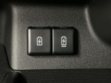 ■POINT■写真で見るよりも現車を 現車をみると写真で見ていたイメージとは少し違う部分もございます。また写真ではわからなかった車の魅力にも気づくことができるので、ぜひご来店ください!