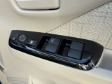 運転席の窓操作スイッチです。