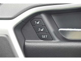 シートボジションメモリーが搭載されており、運転者によってシートやミラーの角度等を登録する事ができます。