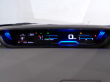 見やすいメーターに様々な情報を表示でき快適かつ安全に運転できます。