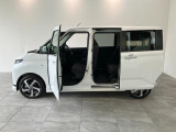 お客様にぴったりなおクルマをお選びいただけますように様々な展示車をご用意致しております!ダイハツの軽自動車だけではなく、他メーカー車やコンパクトカー・ミニバンなども数多く取り揃えております!