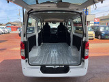 ご成約のおクルマ全て、エンジンオイルを交換してご納車させていただきます!また、点検時に消耗品の状態確認も行い必要に応じて新品交換させていただきます!