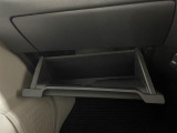 収納スペースになります!車検証入れなども入ります♪