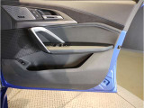 車の乗り降りの際に必ず触るドアハンドルです。使用感が気になる方はお気軽にお申し付けくださいませ。