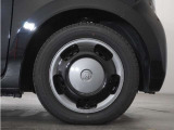 ◆純正ホイール装着車◆シンプルなデザインのホイールキャップ付きです。