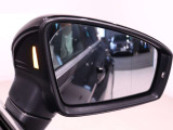 【保険】各種保険もご用意しております。Volkswagen専用保険にご加入いただくことで、ドアミラーやフロントガラスの修理費用も一定額まで補償されます。