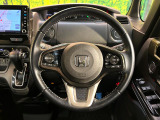 【純正革巻きステアリング】上質な革を使用することで、手にしっかり馴染みとても運転しやすいハンドルです♪
