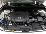 SKYACTIV-G 2.0にマイルドハイブリッドシステムを組み合わせ、乗れば乗るほど毎日の運転が楽しみになるe-SKYACTIV Gを搭載しています。
