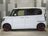 整備代金を車両本体価格に含んでおります。法定点検整備または定期点検を実施し、点検記録簿を発行致します。