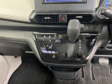 操作が簡単なシフトレバーですのでストレスなく運転が出来ますよ!