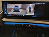 【バックモニター】&rdquo;R&rdquo;レンジにシフトチェンジして頂くとバックカメラとセンサーが起動し駐停車時の運転をサポートします。