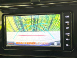 【バックカメラ】駐車時に後方がリアルタイム映像で確認できます。大型商業施設や立体駐車場での駐車時や、夜間のバック時に大活躍!運転スキルに関わらず、今や必須となった装備のひとつです!