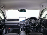 インパネ周りの画像です。 ガラスが大きく視認性が良いので運転がしやすいですよ!