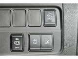 両側パワースライドドア付きだから、狭い駐車スペースなどでの乗り降りラクラク♪小さなお子さまのいるご家庭には嬉しい装備です。