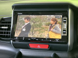 停車時に、映像やテレビを視聴できます。移動時間のエンターテイメントに最適です。