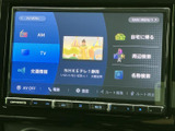 充実した機能が搭載されたナビゲーションシステム。目的地までのルート検索や、エンターテイメント機能も楽しめます。