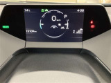 見やすさと先進性を両立したデジタルメーター