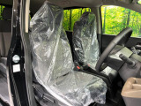 運転席まわりには十分なスペースがあり、大柄な方でもゆったり運転していただける環境です。