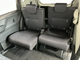 【スライドシート】後席にもスライド機構があることで、細やかに荷室スペースを確保!日常の様々なシーンに対応します♪