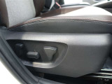 パワーシート搭載しております!微妙な調整が手軽にでき、ピッタリのポジションで運転することが可能です♪