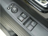 ◆パワーウィンドウスイッチ◆運転席から全席の窓の開閉操作を行うことが出来いつでも換気ができます!