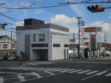 【レクサス認定中古車専門店舗】国道171号線沿い粟生新家交差点にレクサスCPO箕面がございます。