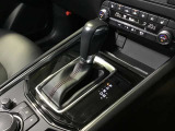 オートマのシフトレバーは操作しやすい位置にあります☆