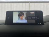 停車時にテレビ放送を受信可能。移動時間を有効活用して、ニュースやエンターテイメントを楽しめます。