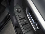 ◆パワーウィンドウスイッチ◆運転席から全席の窓の開閉操作を行うことが出来いつでも換気ができます!