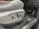 パワーシート搭載。微妙な調整が手軽にでき、ピッタリのポジションで運転することが可能です。